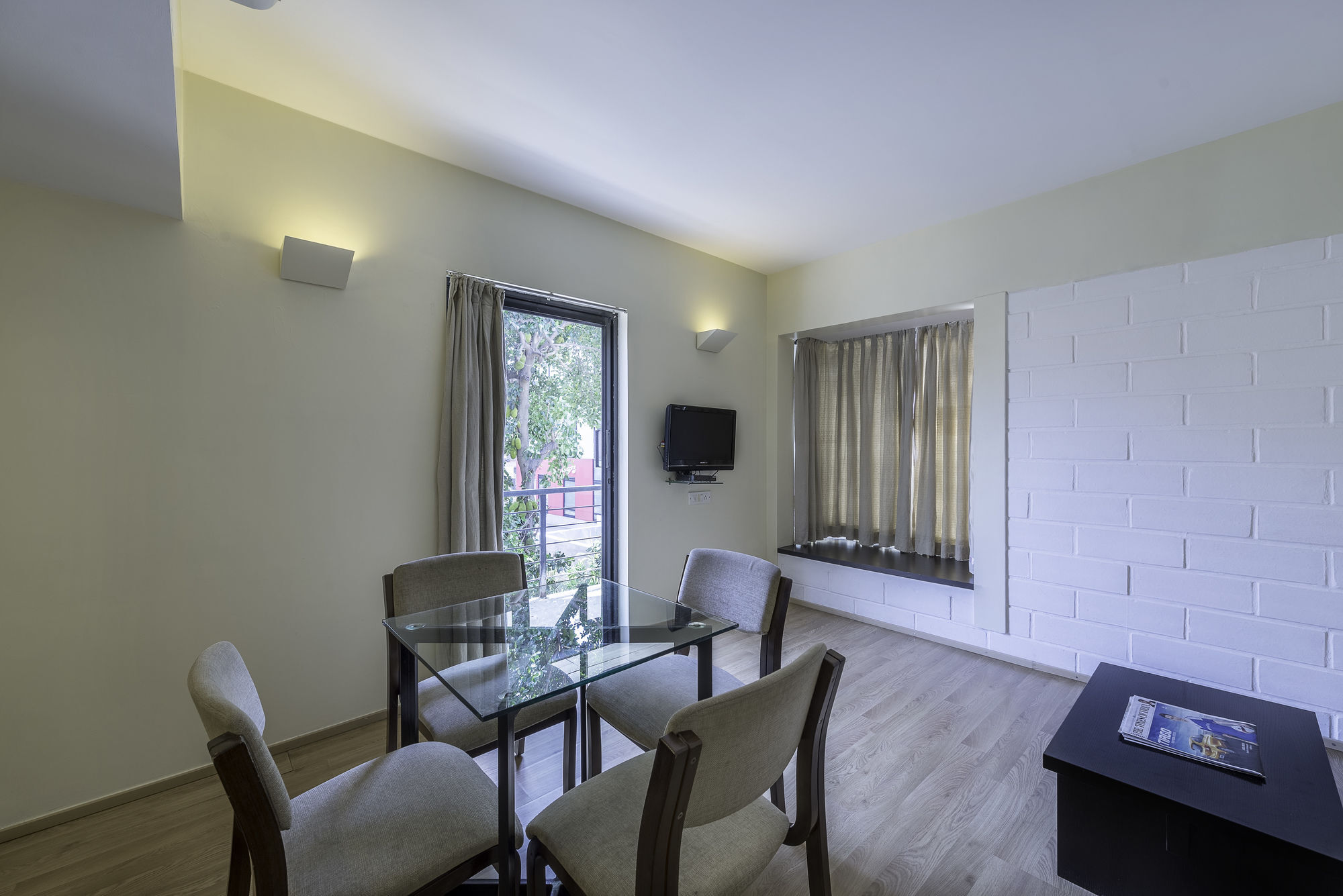 Treebo Trend Spektrum Suites Mysore Buitenkant foto