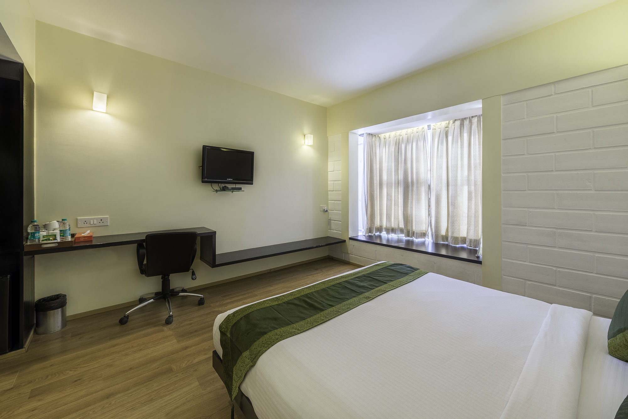 Treebo Trend Spektrum Suites Mysore Buitenkant foto