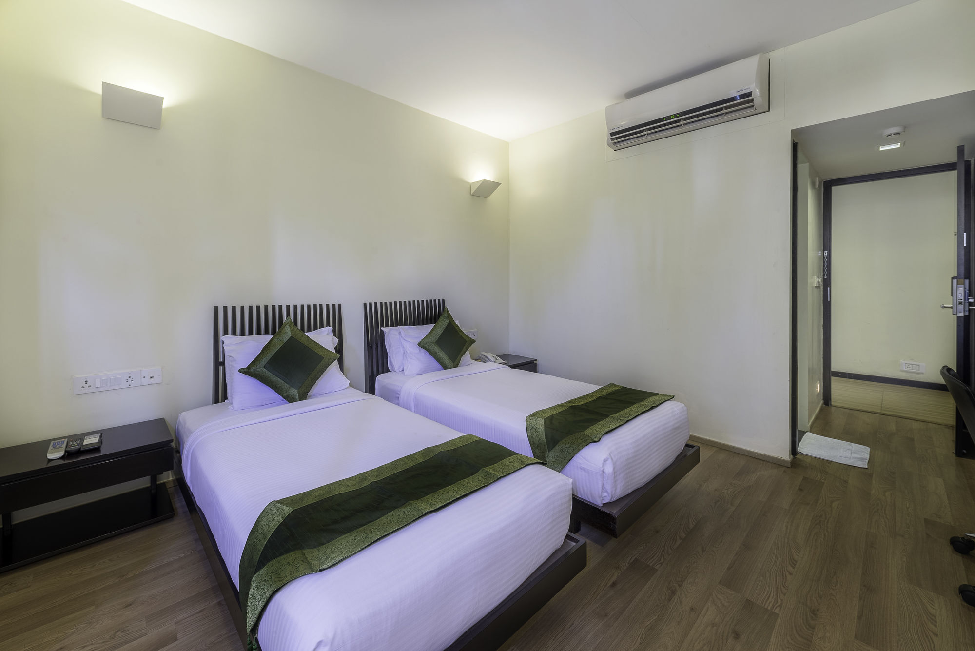 Treebo Trend Spektrum Suites Mysore Buitenkant foto