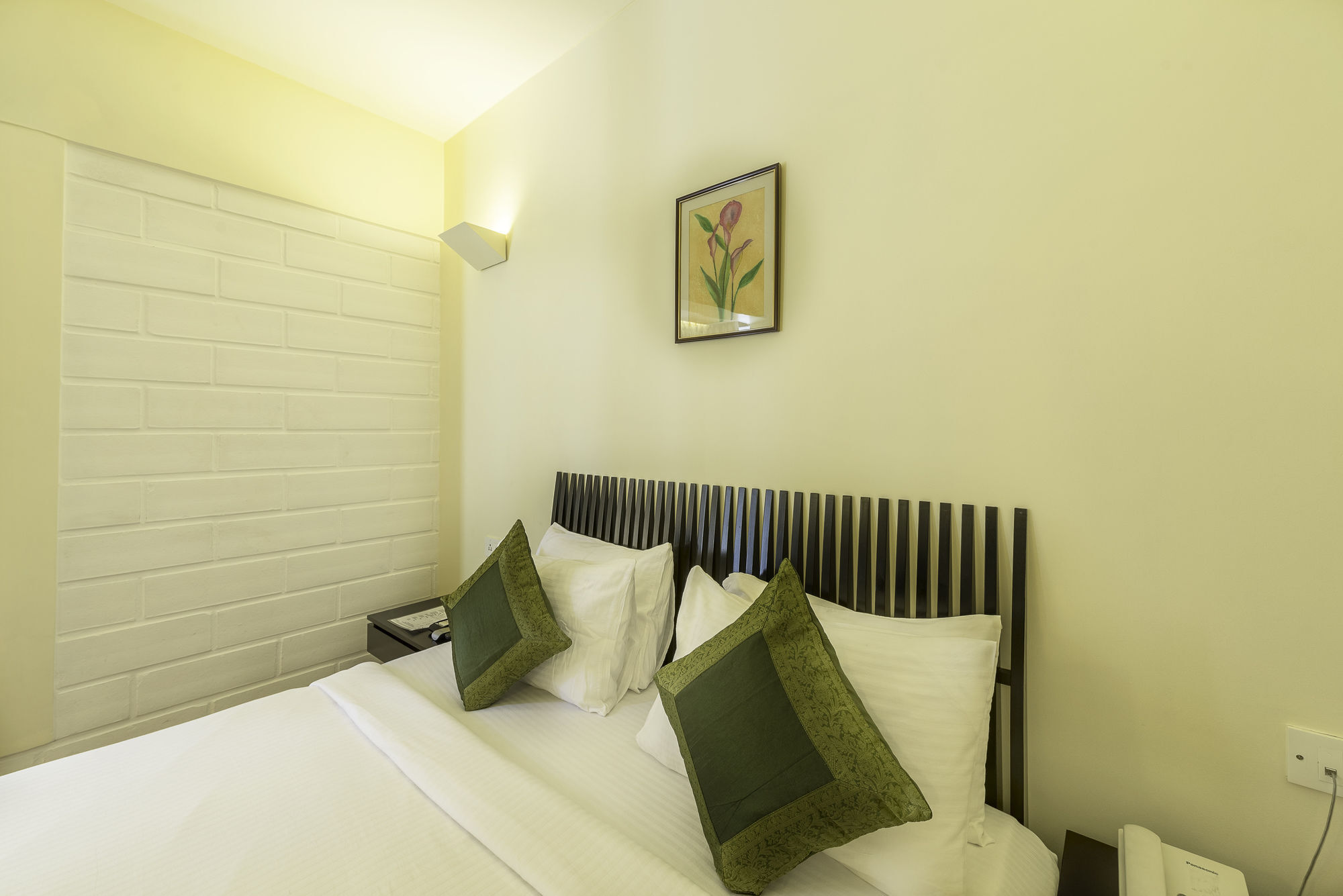 Treebo Trend Spektrum Suites Mysore Buitenkant foto